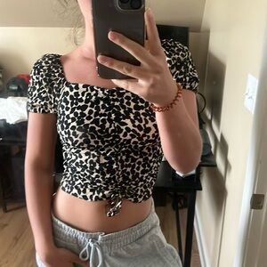 H&M Cropped Ruched Short Sleeve Top